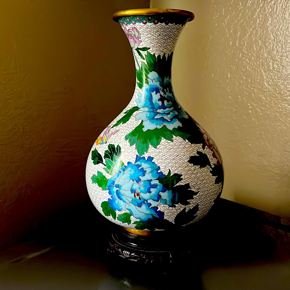 Cloisonné vase